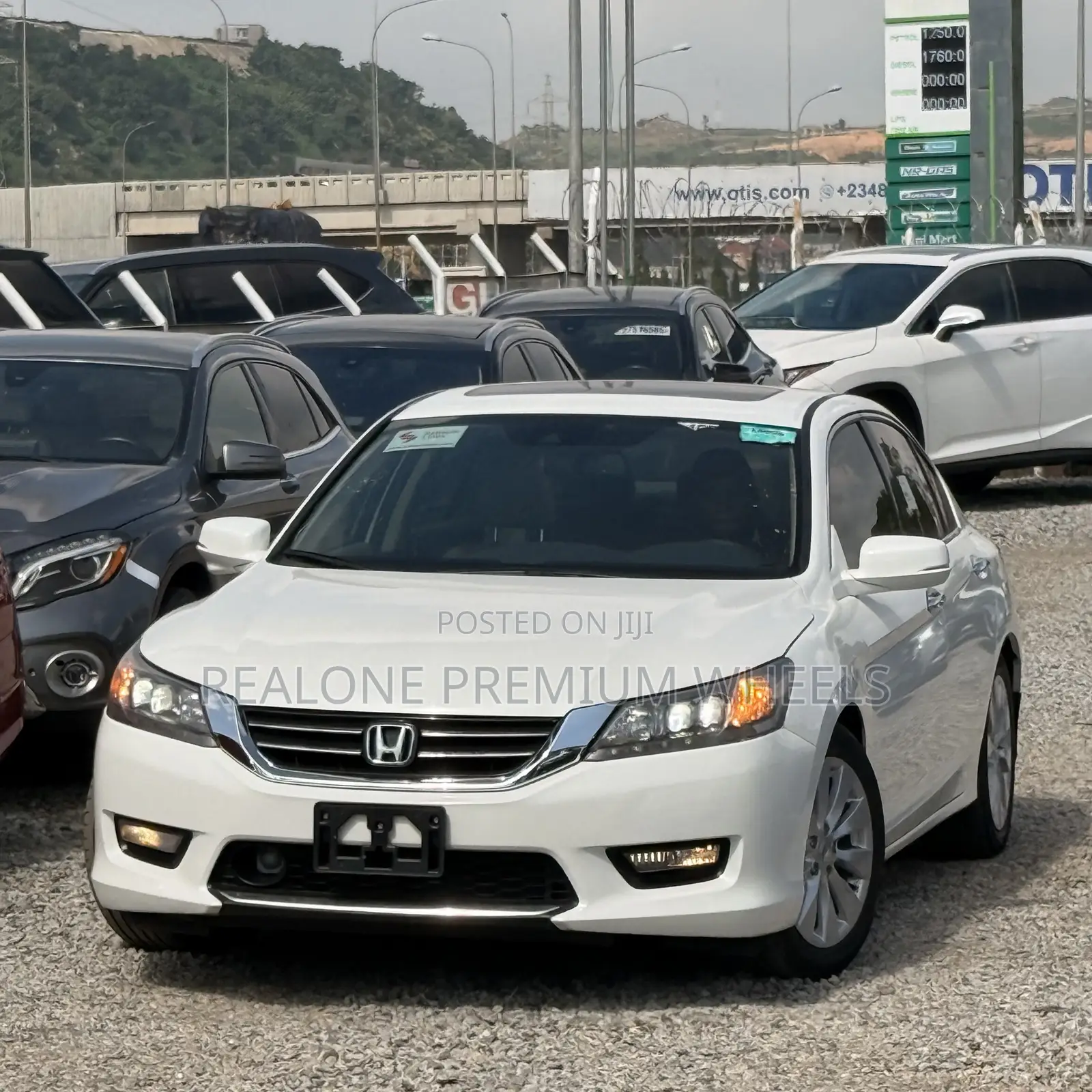Honda Accord Touring V-6 4dr Sedan (3.5L 6cyl 6A) 2015 White