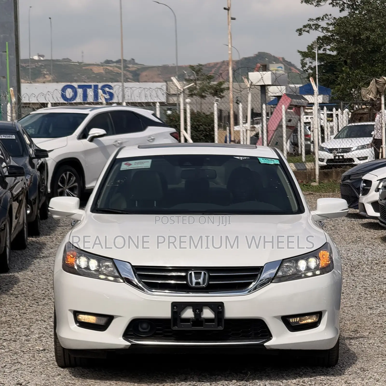Honda Accord Touring V-6 4dr Sedan (3.5L 6cyl 6A) 2015 White