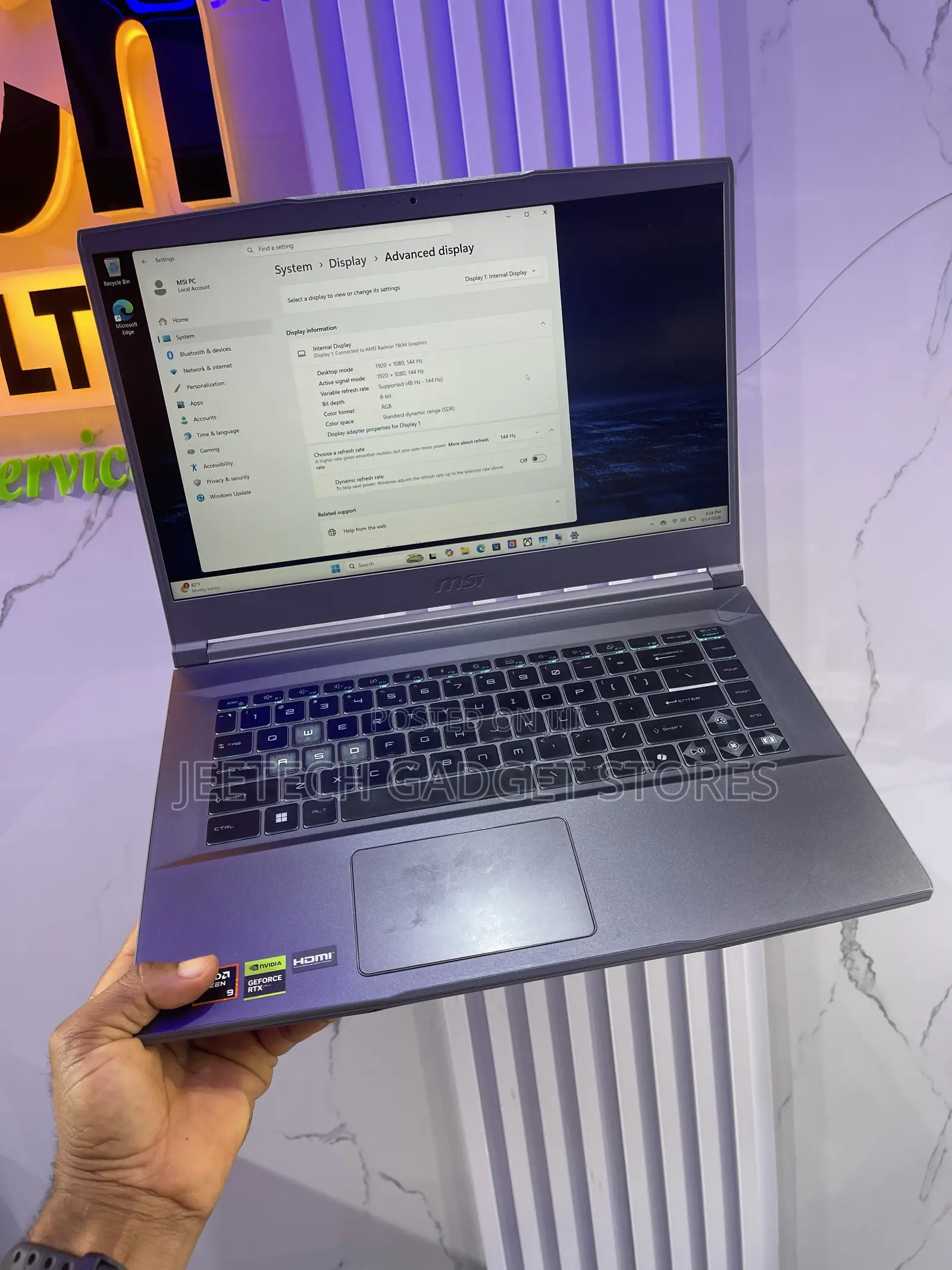Laptop MSI GF65 Thin 10UE 16GB AMD Ryzen 9 SSD 1T