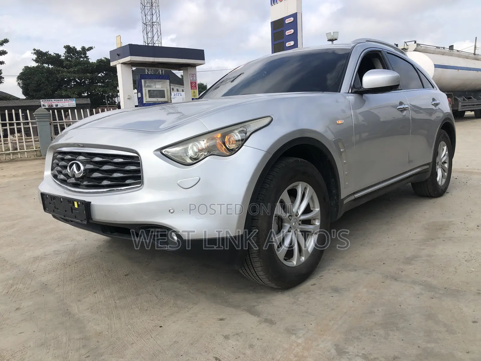 Infiniti FX35 Base 4x2 (3.5L 6cyl 7A) 2011 Silver