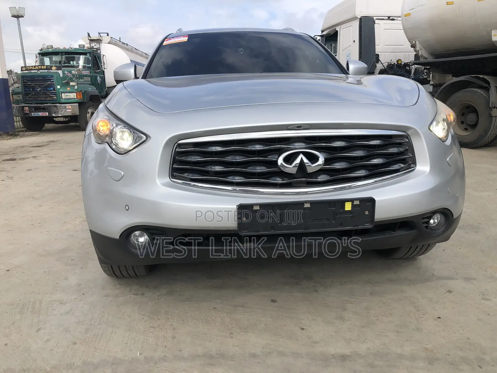 Infiniti FX35 Base 4x2 (3.5L 6cyl 7A) 2011 Silver
