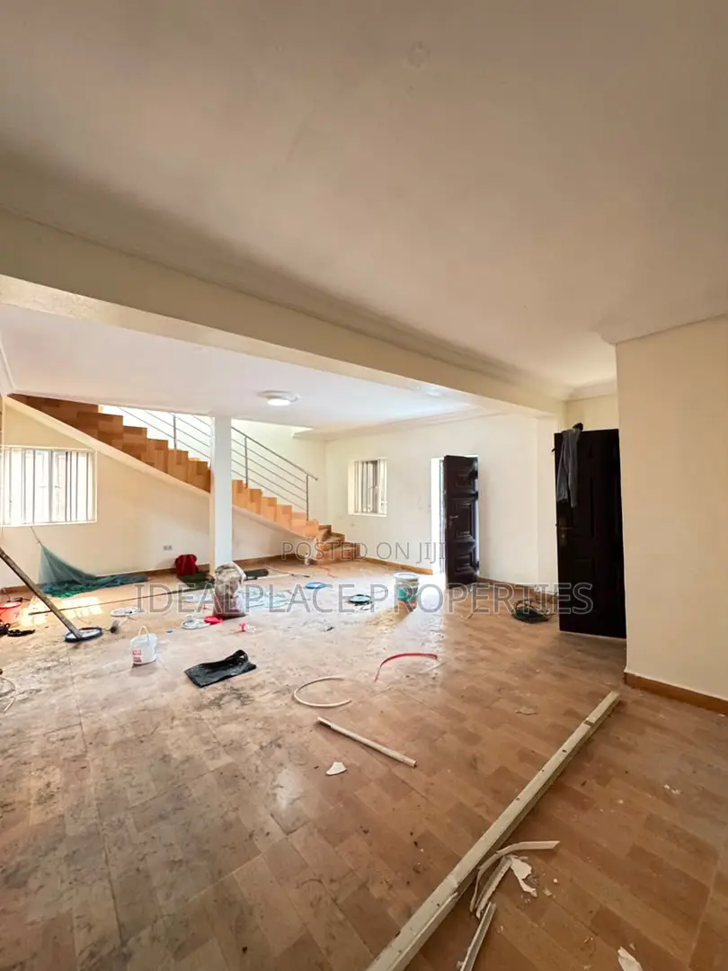 4bdrm Duplex in Surulere for sale