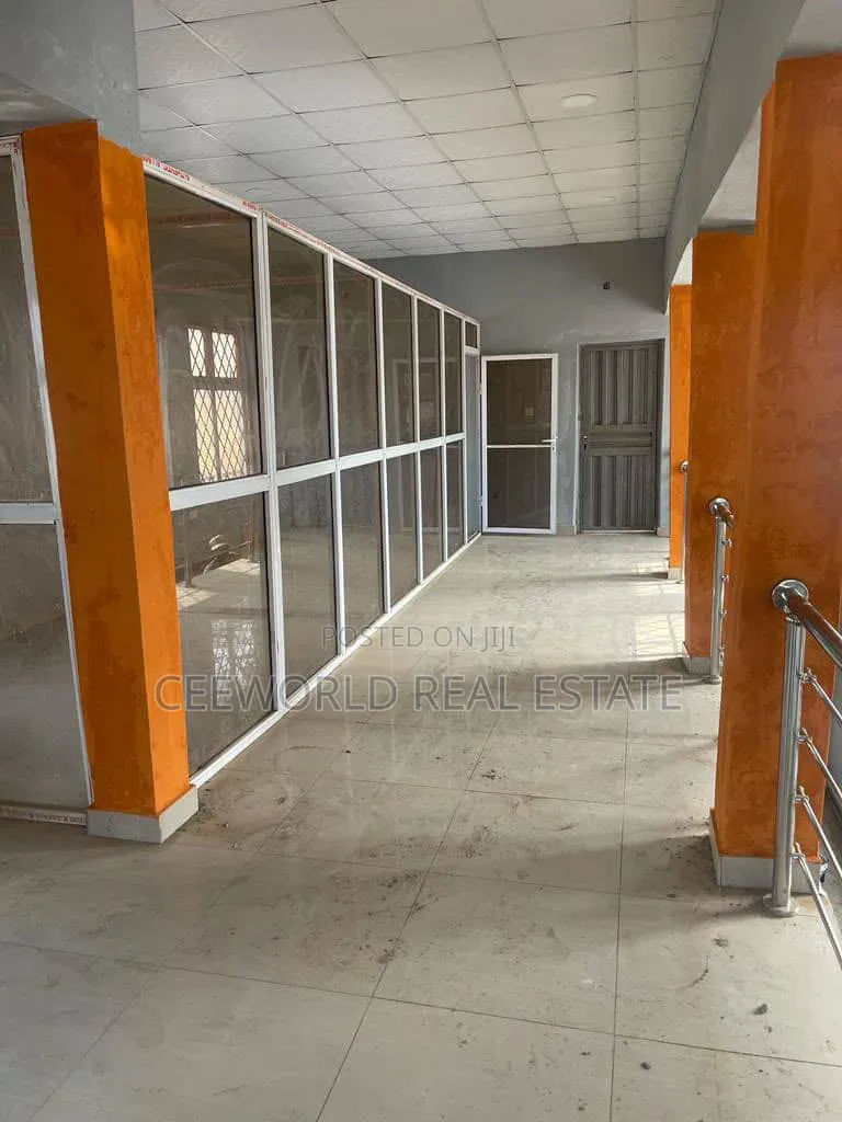 A Commercial Complex for Lease to Let