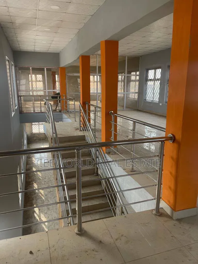 A Commercial Complex for Lease to Let