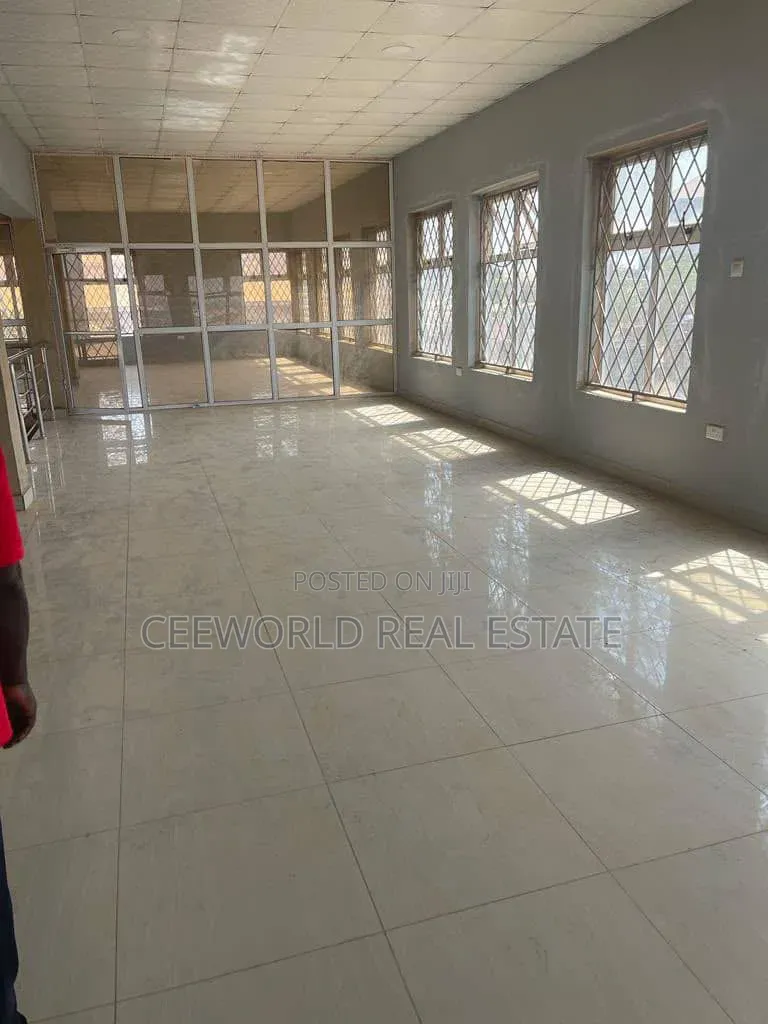 A Commercial Complex for Lease to Let