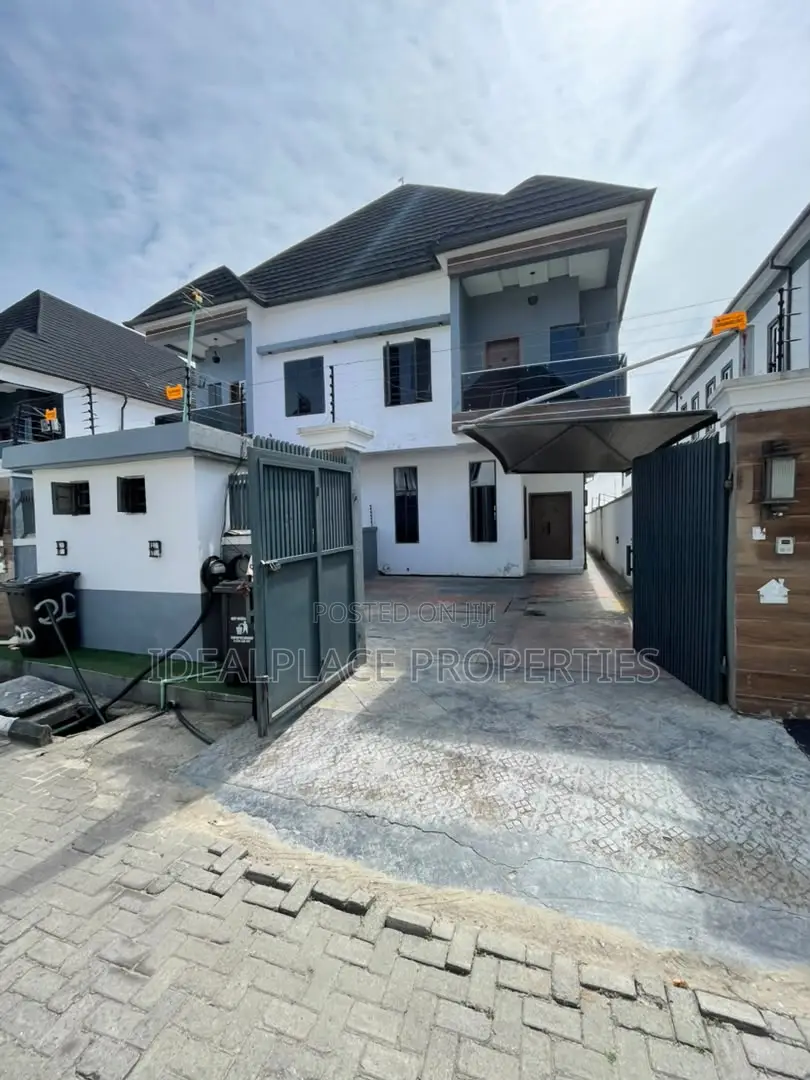 4bdrm Duplex in Chevron for sale