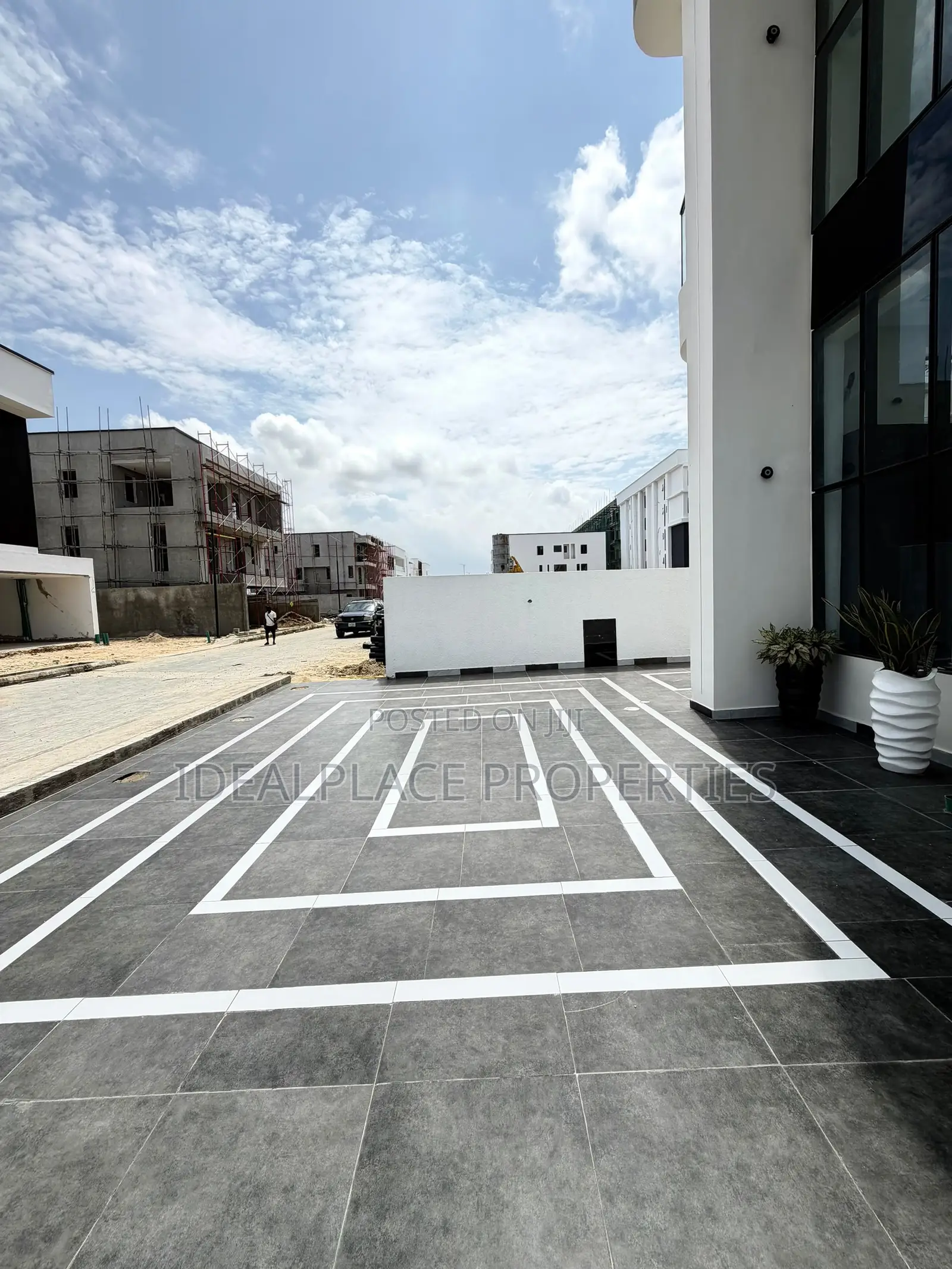5bdrm Duplex in Lekki Phase 1 for sale