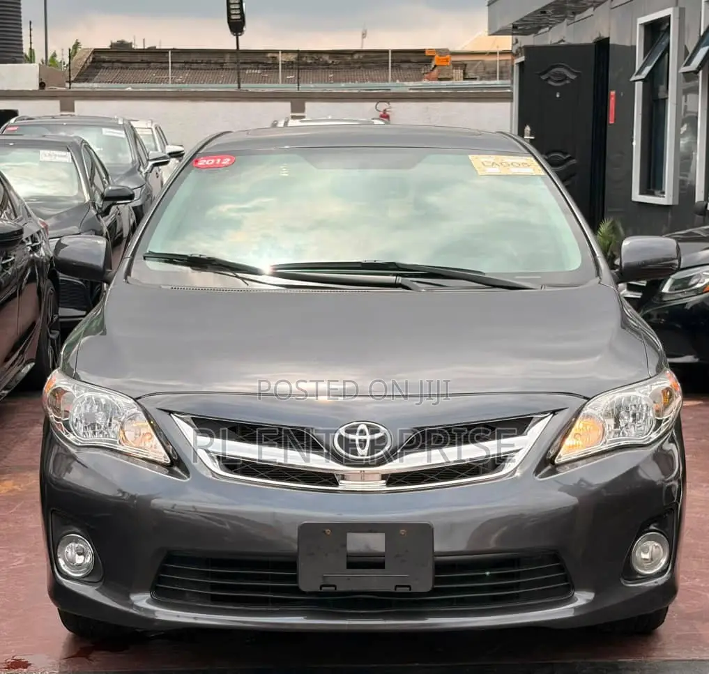 Toyota Corolla LE 4dr Sedan (1.8L 4cyl 4A) 2012 Gray