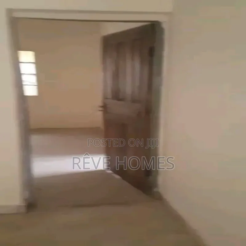 3bdrm Block of Flats in Oworonshoki / Gbagada for rent
