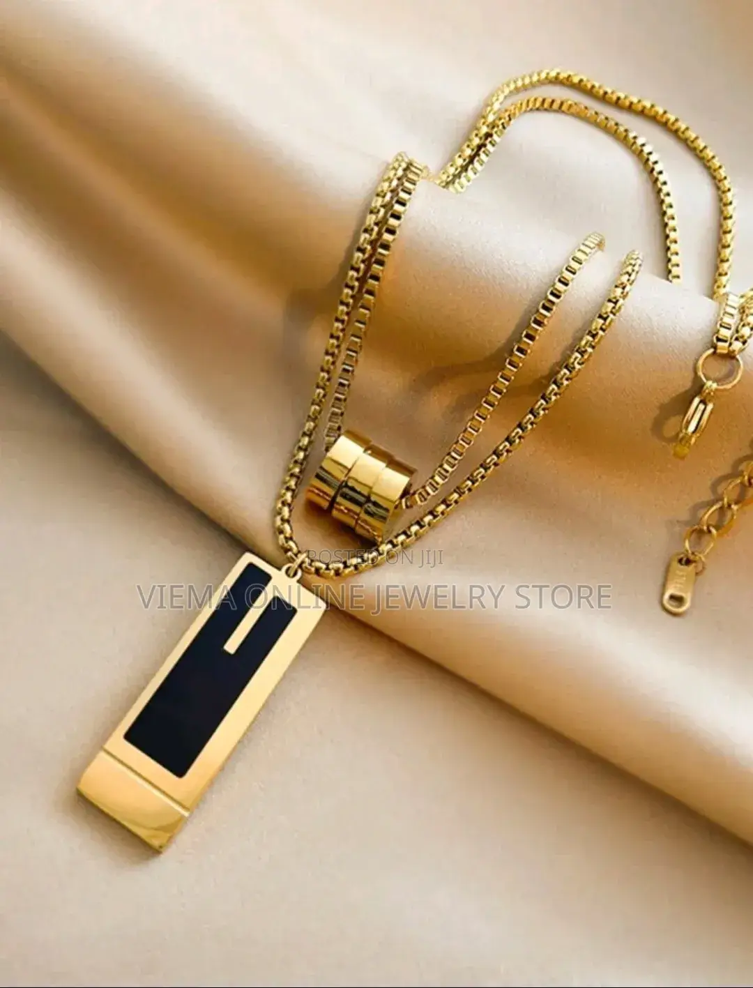 1pc Double-Layer High-End Sweater Chain With Brand Sense.