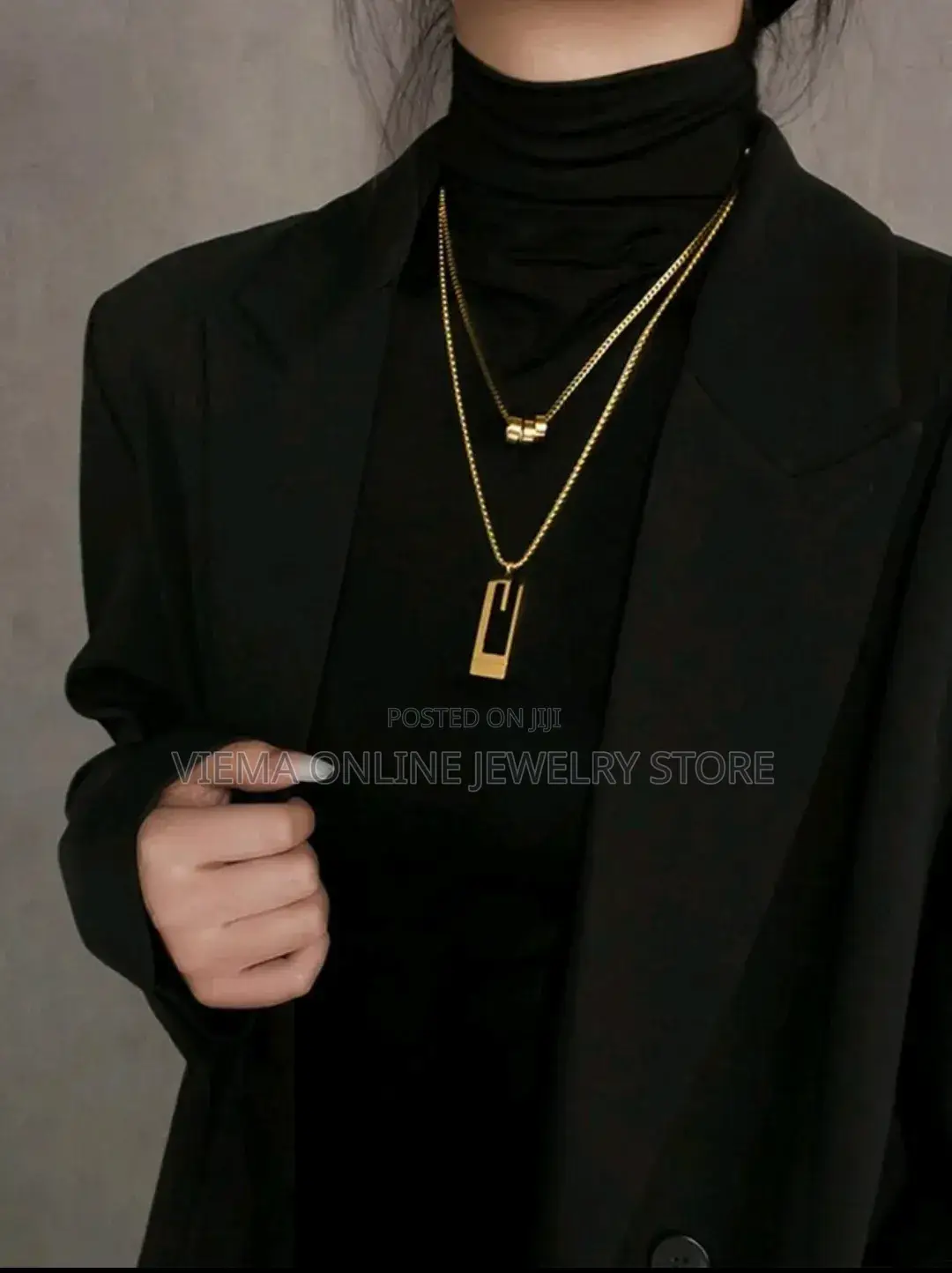1pc Double-Layer High-End Sweater Chain With Brand Sense.
