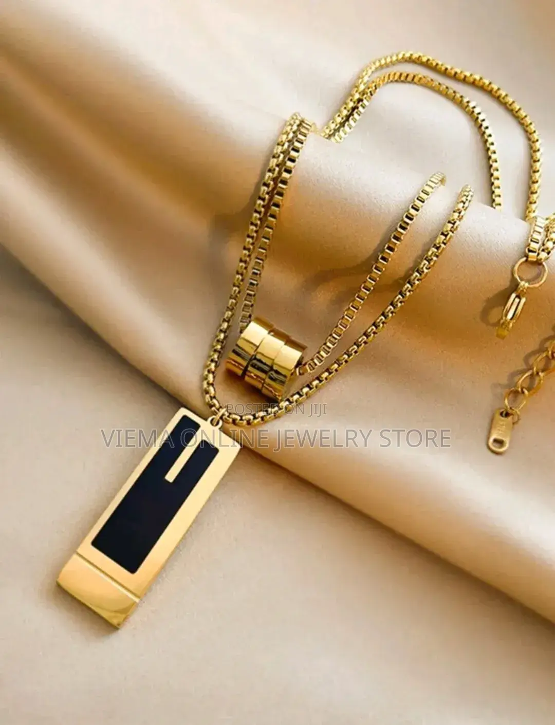 1pc Double-Layer High-End Sweater Chain With Brand Sense.