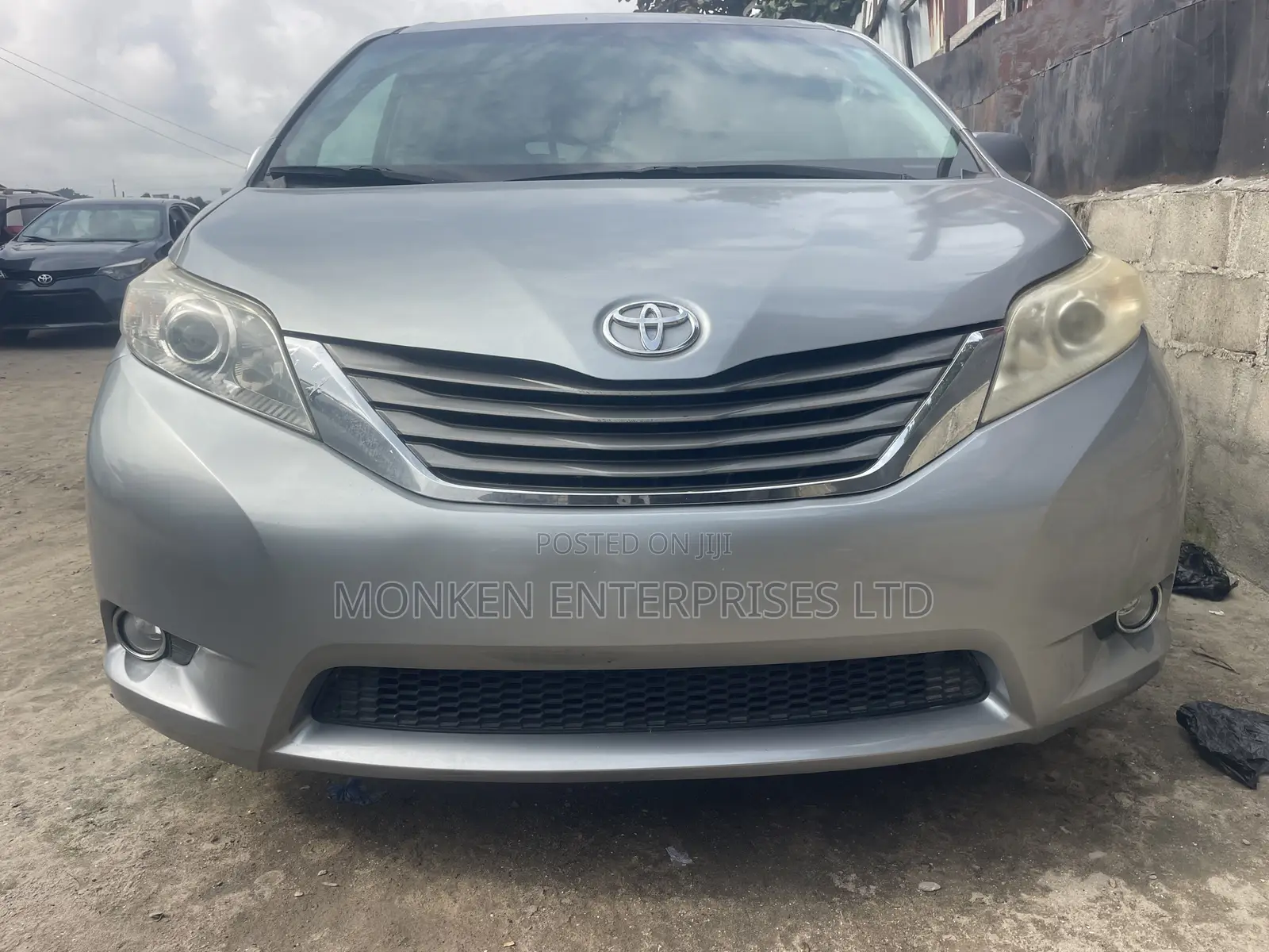Toyota Sienna XLE 7 Passenger 2012 Silver