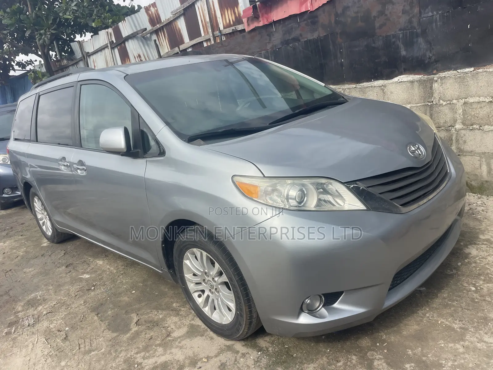 Toyota Sienna XLE 7 Passenger 2012 Silver