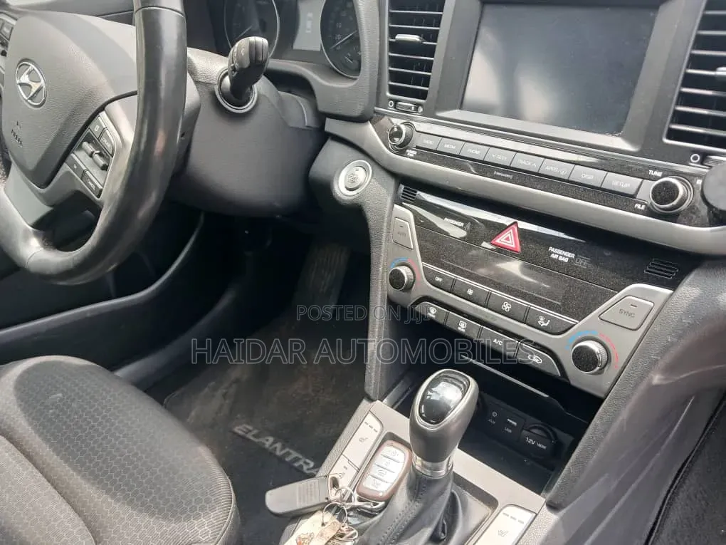 Hyundai Elantra 2017 Maroon