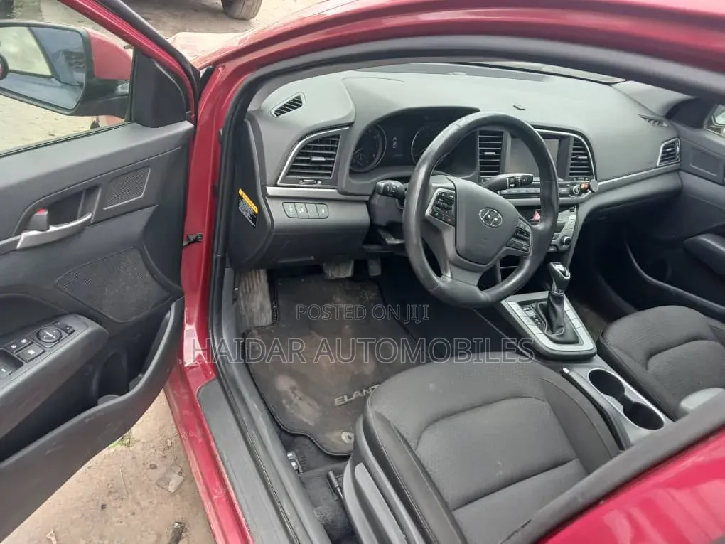 Hyundai Elantra 2017 Maroon