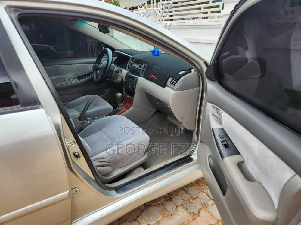 Toyota Corolla 2004 Silver