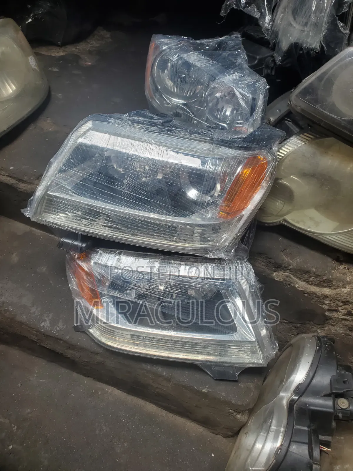 Headlight Suzuki Vitara 2008,2010, 2012 Model