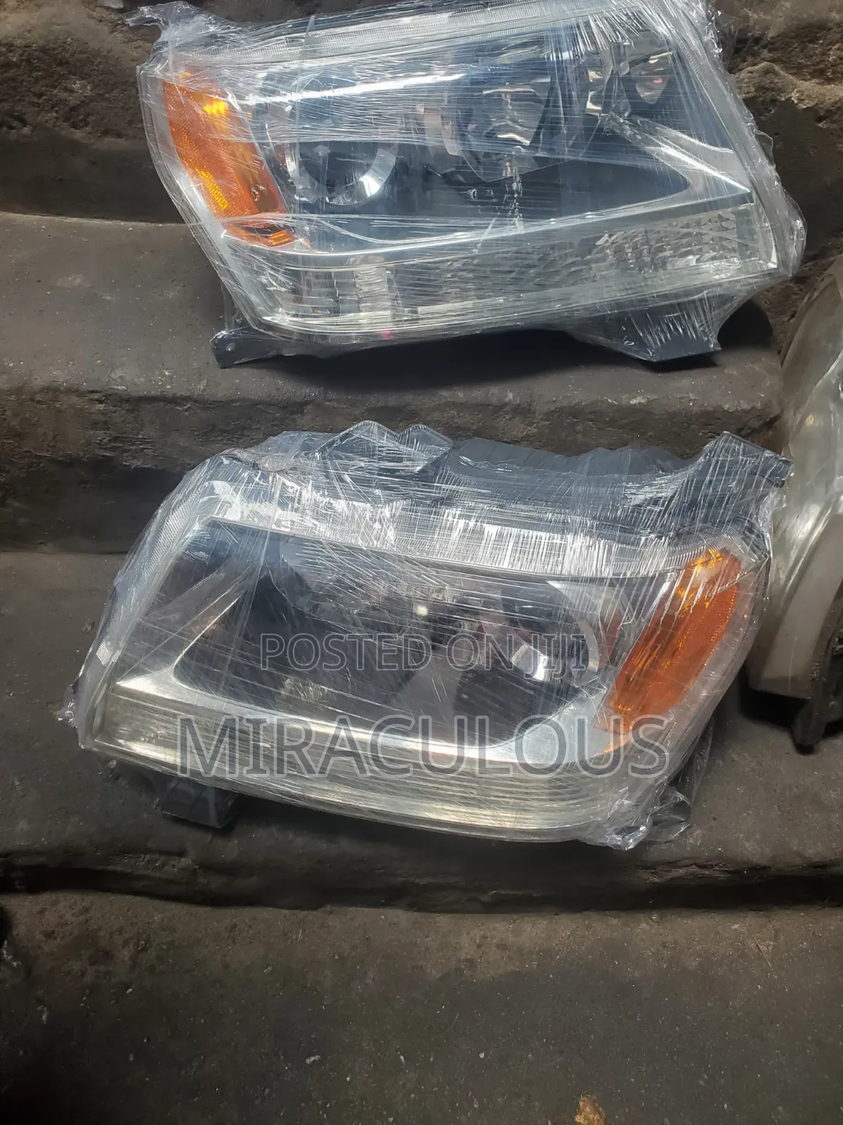 Headlight Suzuki Vitara 2008,2010, 2012 Model