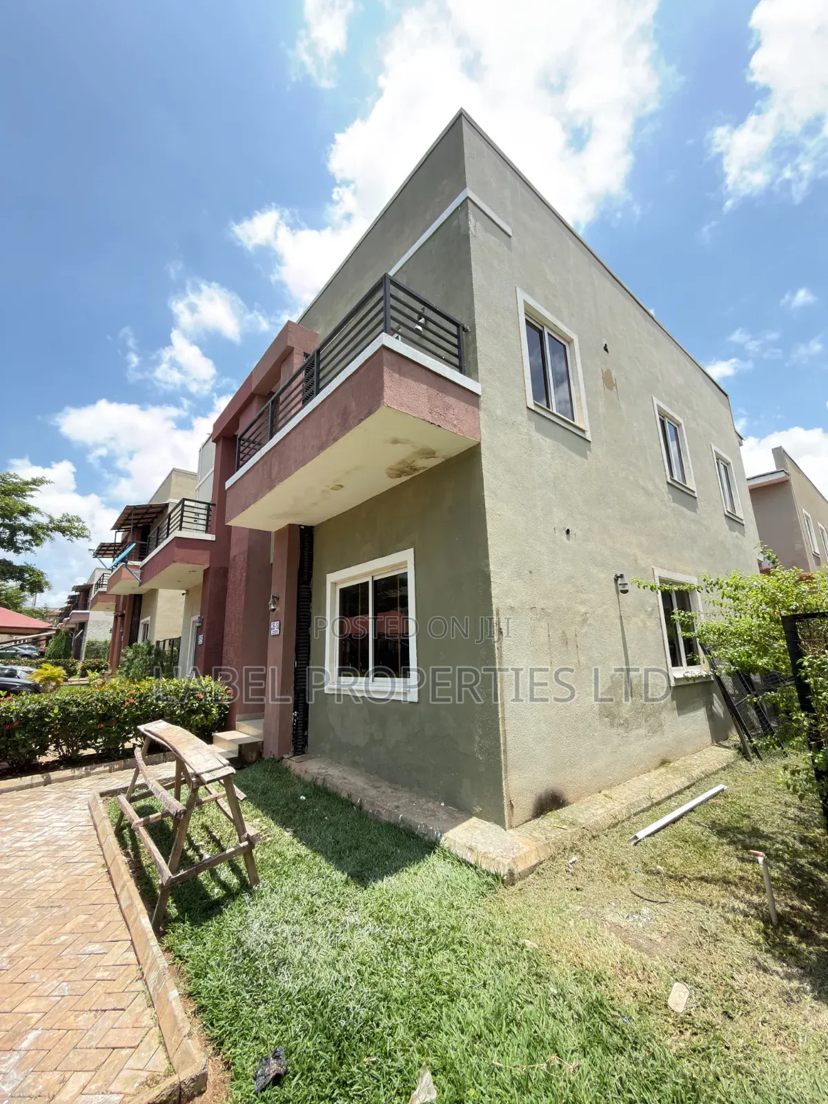 2bdrm Duplex in Urban Shelter Homes for sale