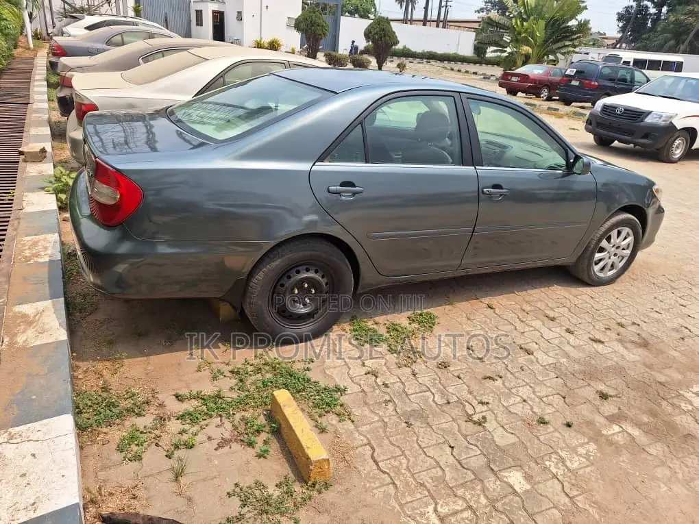 Toyota Camry 2004 Blue