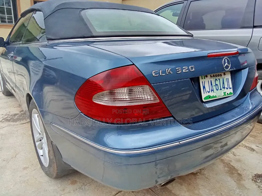 Mercedes-Benz CLK 2008 Blue