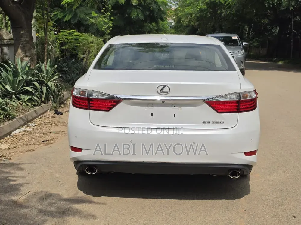 Lexus ES 350 FWD 2015 White