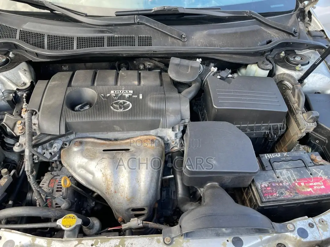 Toyota Camry 2010 Silver