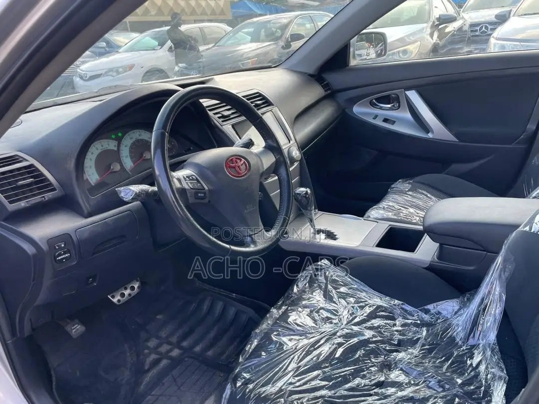 Toyota Camry 2010 Silver