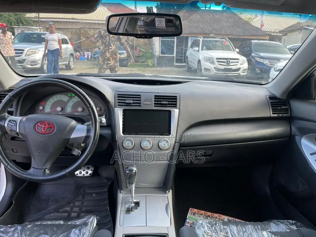 Toyota Camry 2010 Silver