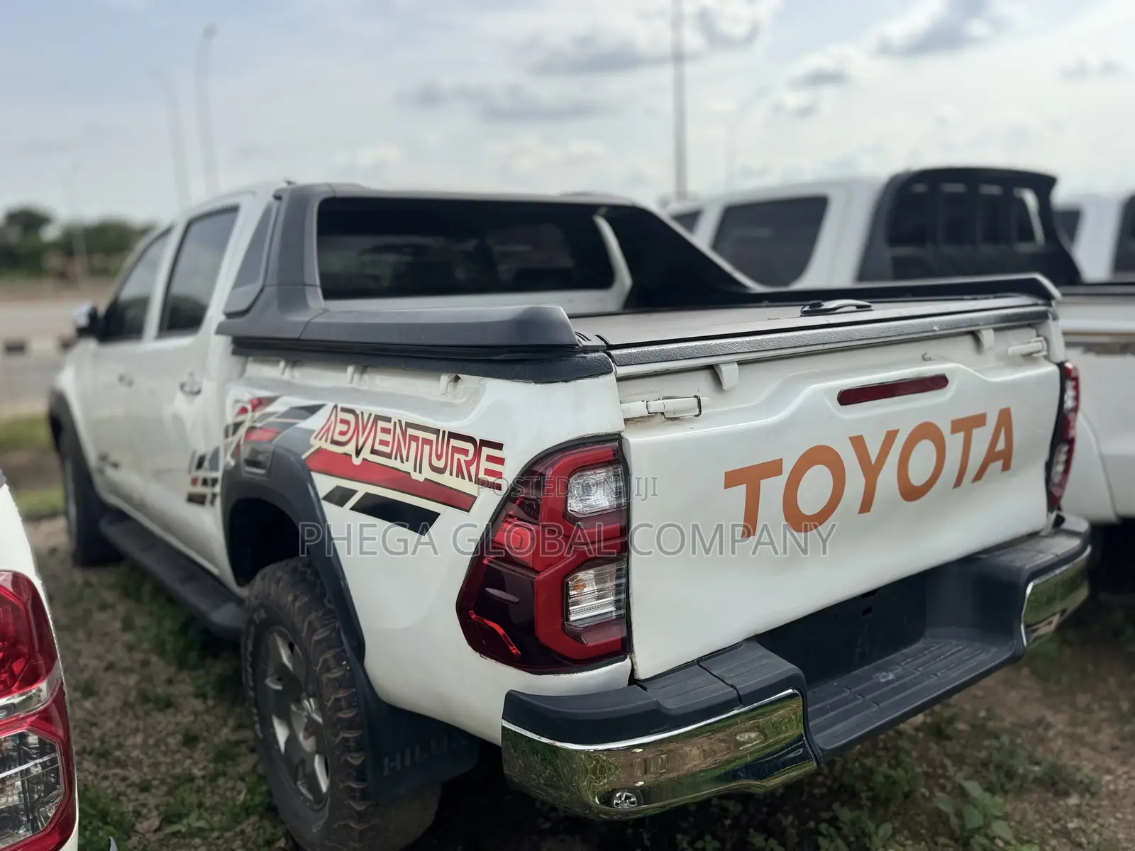 Toyota Hilux WORKMATE 4x4 2015 White