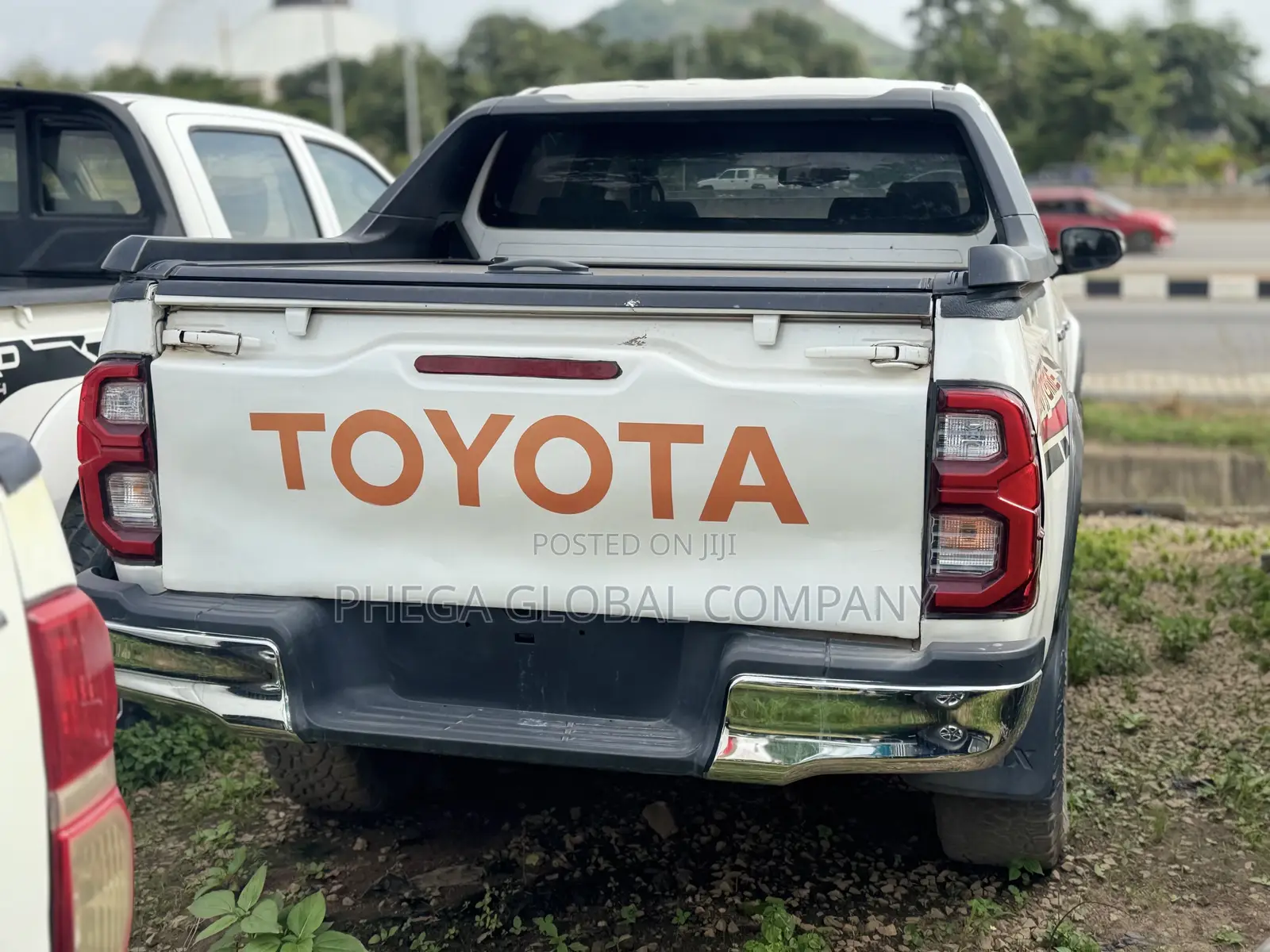 Toyota Hilux WORKMATE 4x4 2015 White
