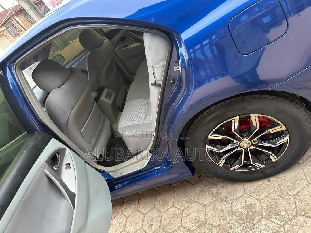 Toyota Camry 2009 Blue