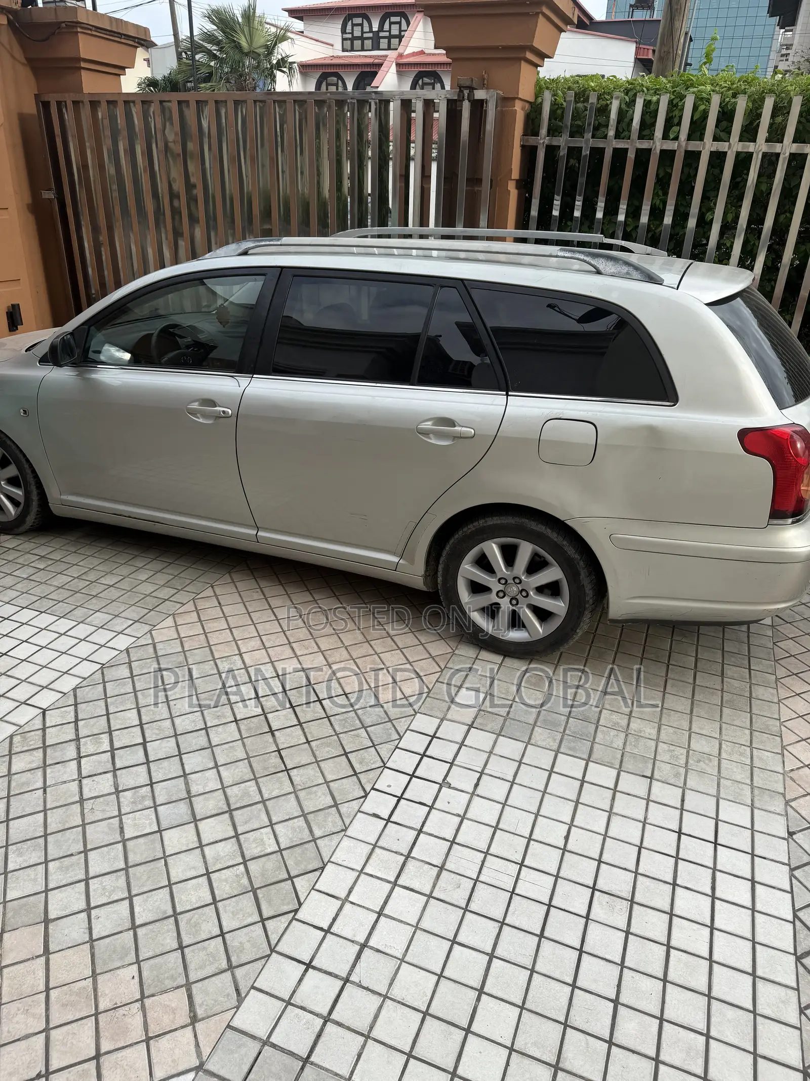 Toyota Avensis 2004 Gray