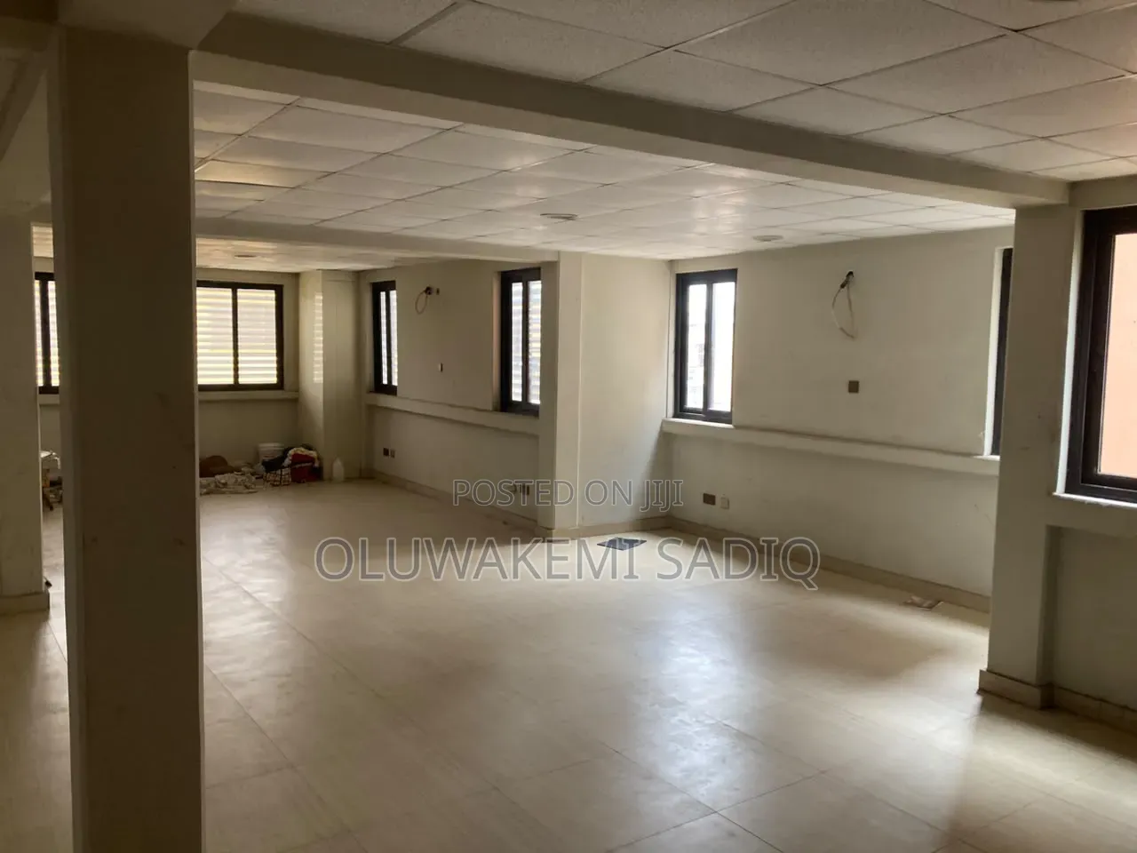 6 Storey Open Floor Office Building