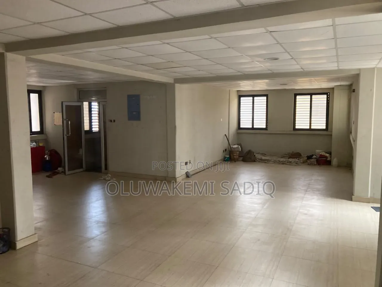 6 Storey Open Floor Office Building