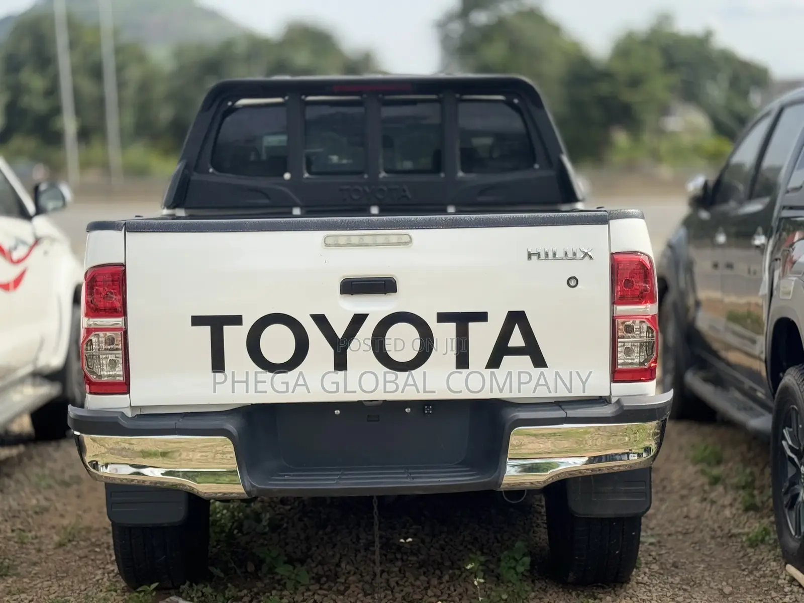 Toyota Hilux 2011 White