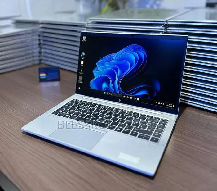 Laptop HP EliteBook 830 G7 8GB Intel Core i5 SSD 256GB