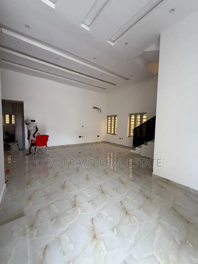 4bdrm Duplex in Olive Court Agodi for sale