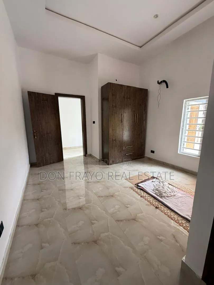 4bdrm Duplex in Olive Court Agodi for sale
