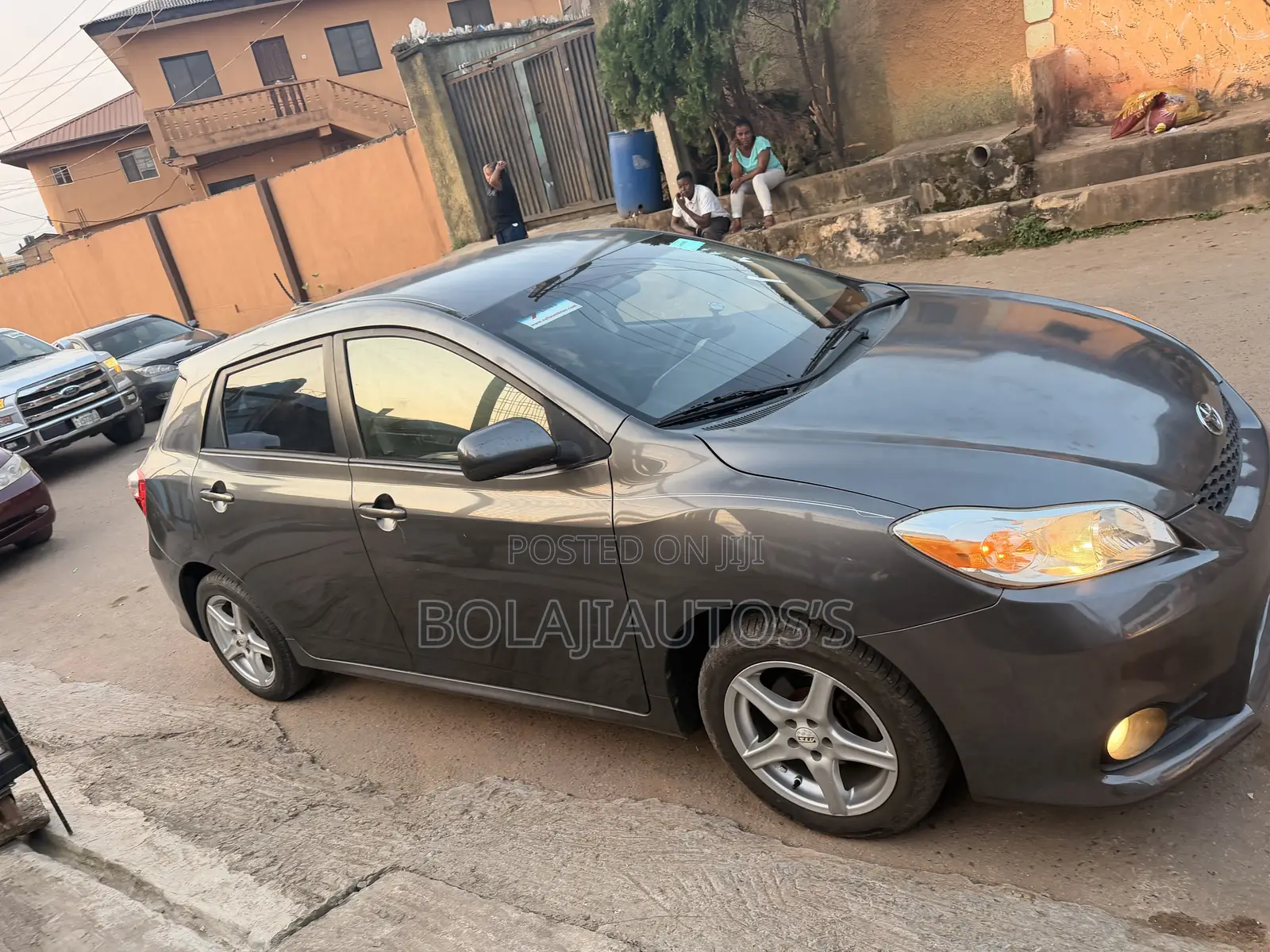 Toyota Matrix S Hatchback FWD (2.4L 4cyl 5A) 2013 Gray