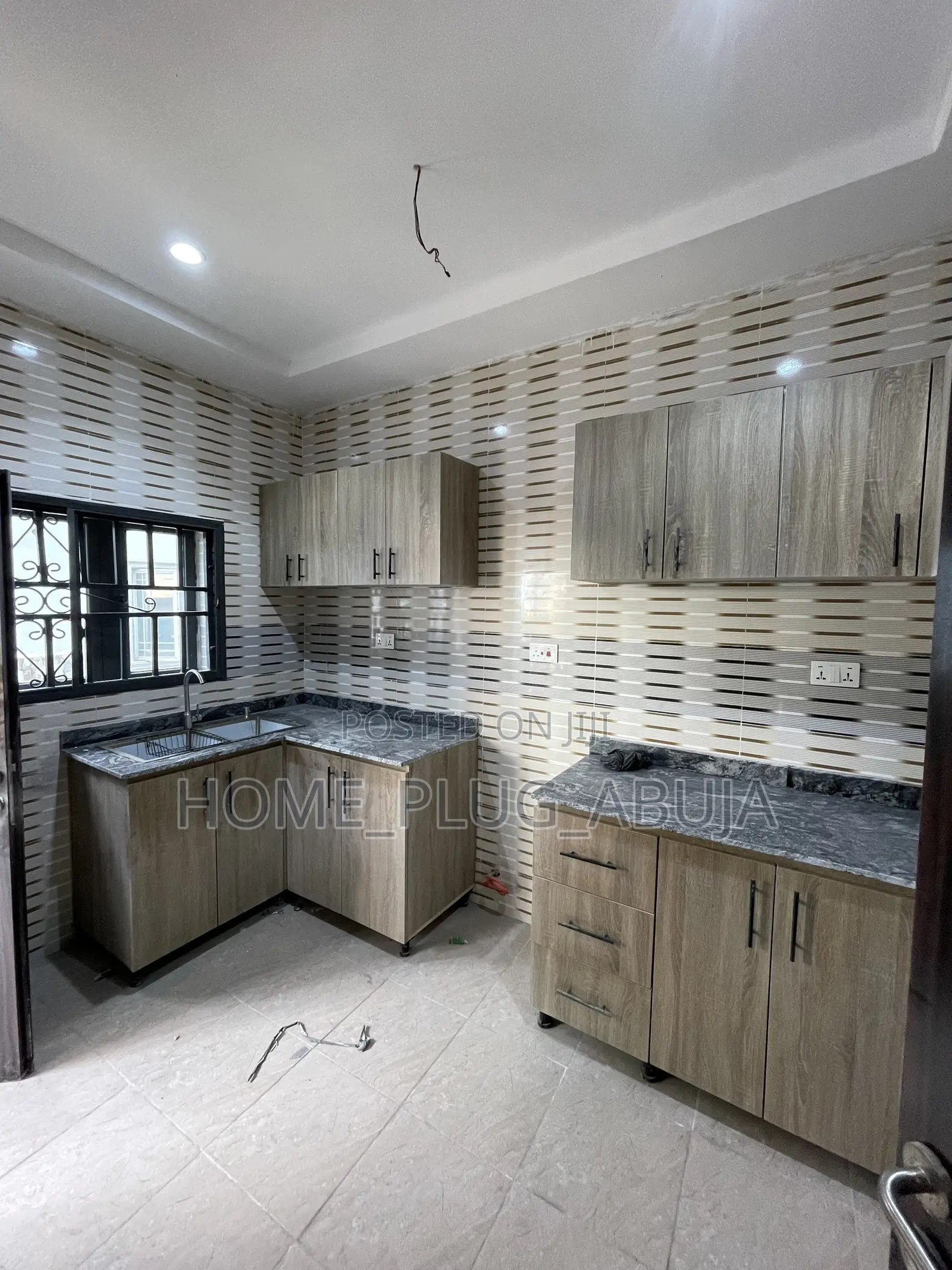 2bdrm Block of Flats in Off News Engineering, Dawaki for rent