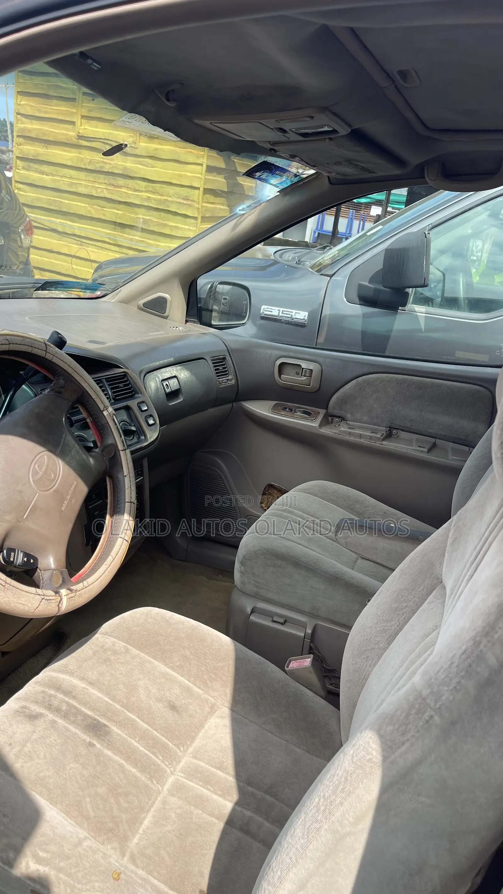 Toyota Sienna LE & 1 hatch 2000 Red