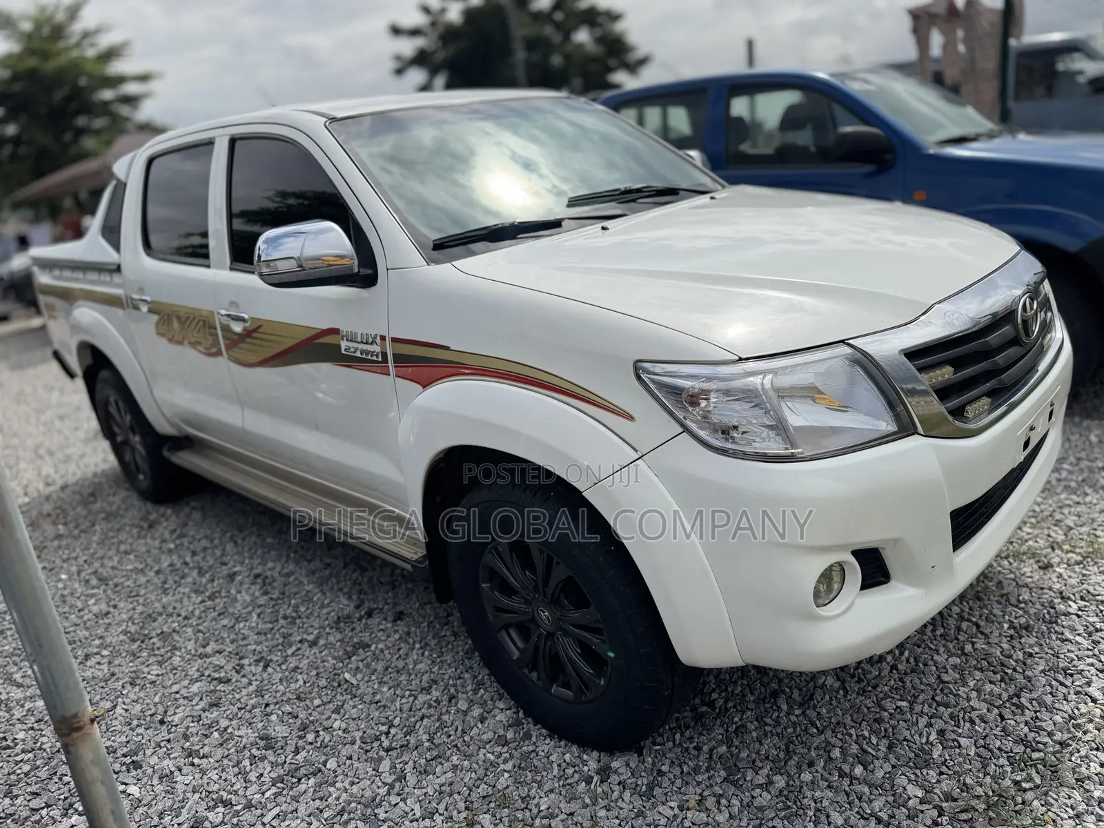 Toyota Hilux 2012 White