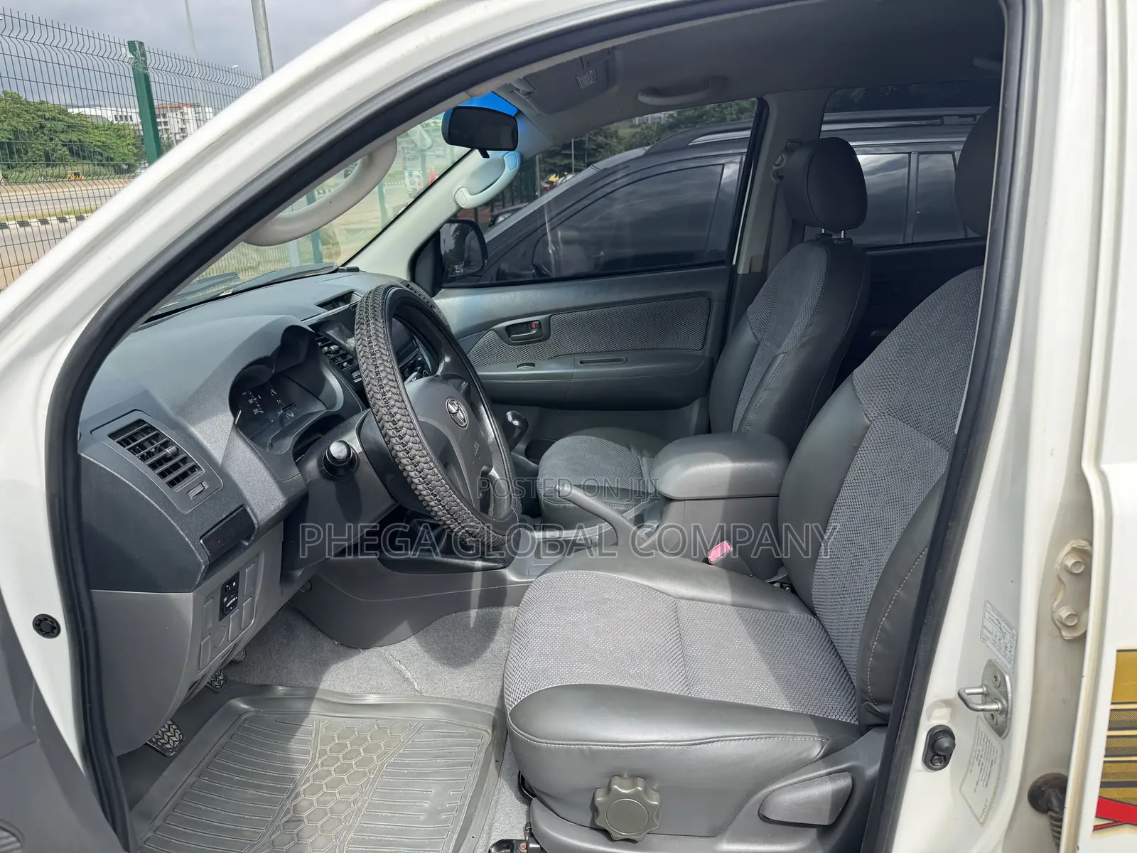 Toyota Hilux 2012 White