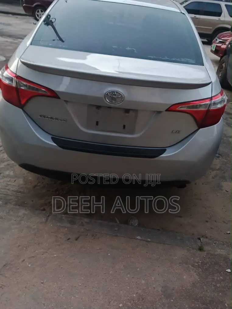 Toyota Corolla LE 4dr Sedan (1.8L 4cyl CVT) 2014 Silver