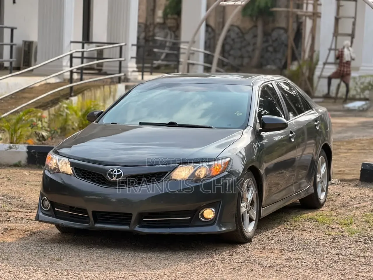 Toyota Camry 2014 Gray