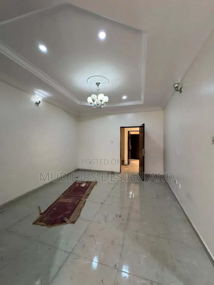 4bdrm Townhouse/Terrace in Adeniran Ogunsanya for sale