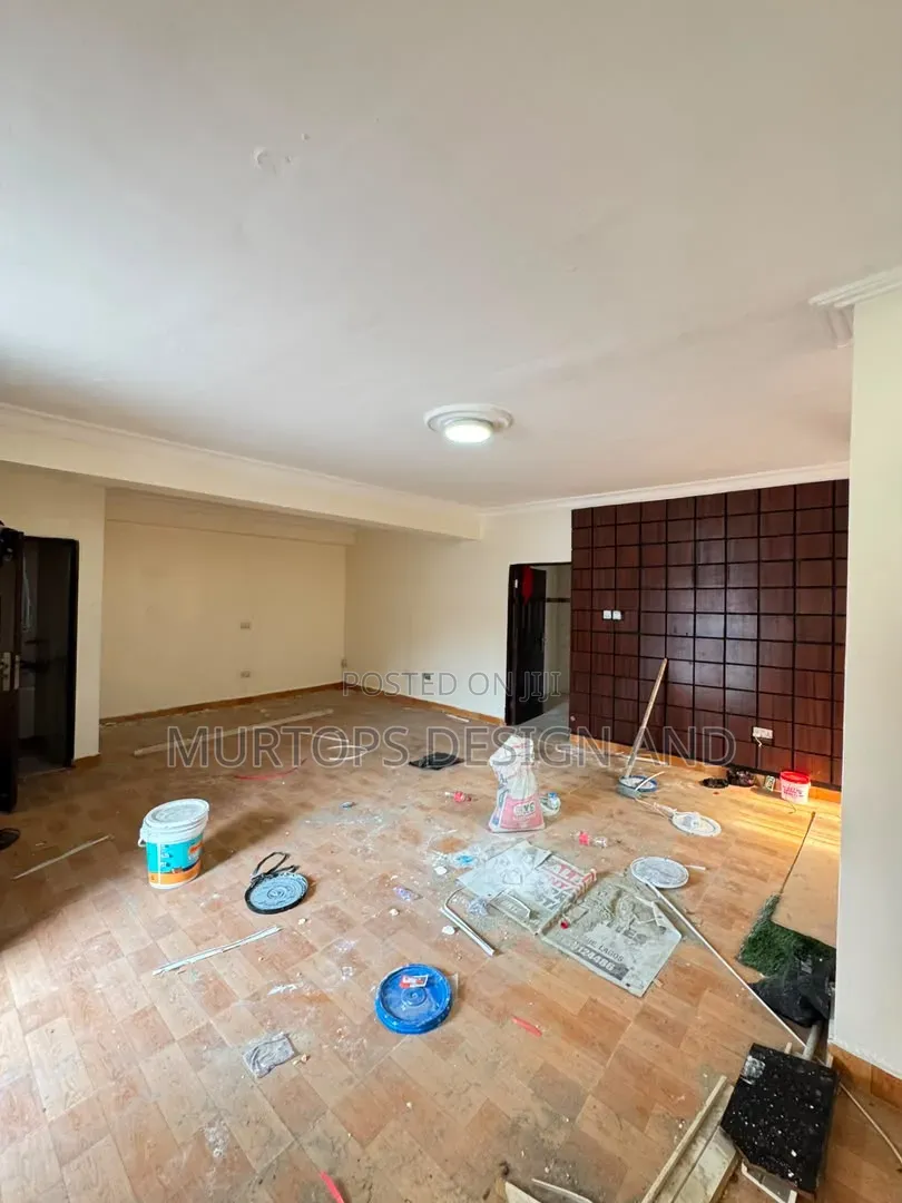 4bdrm Townhouse/Terrace in Adeniran Ogunsanya for sale