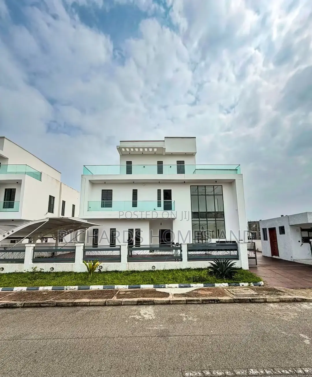 5bdrm Duplex in VGC / Ajah for sale